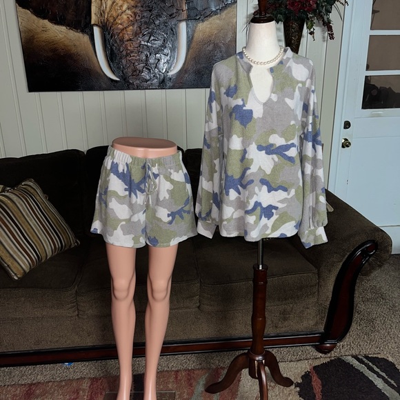 Oddi • Vintage • Medium • Safari • Brown/Beige/Green • Top & Shorts) Pajamas Set - Picture 6 of 11
